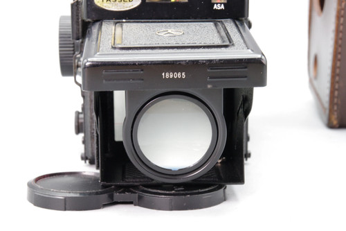 Yashica mat 124g tlr with - yashica-mat,