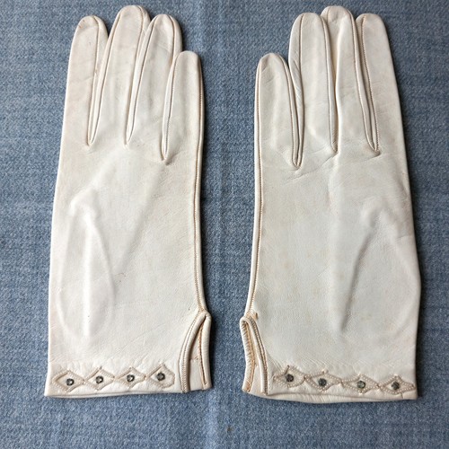 Ladies vintage cream kid
