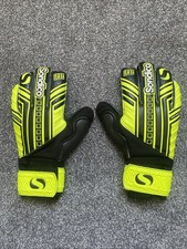 Sondico Black/Yellow Size 9 UK