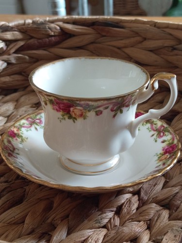 Royal albert old - old, roses