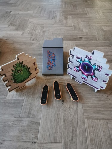 Finger boards and skate - boards,