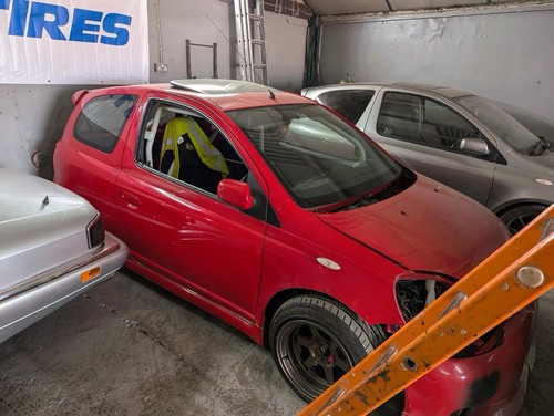 Toyota yaris sport - t,