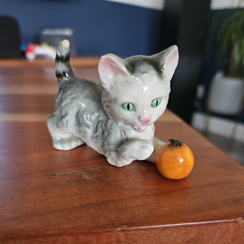Vintage goebel cat figurine - goebel,
