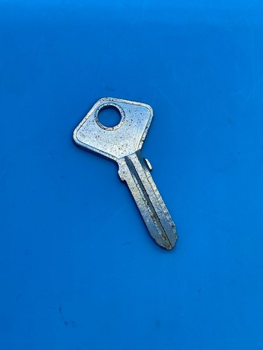 Key blank alfa romeo ferrari - alfa,