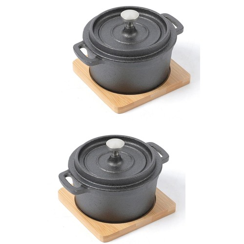 Cast iron sauce pan with - cast, lid
