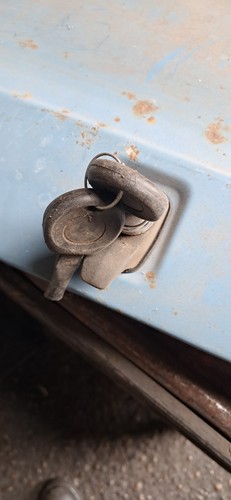 T25 pick crew cab engine - up,