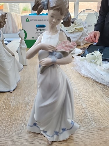 Nao lladro spring petals - nao,