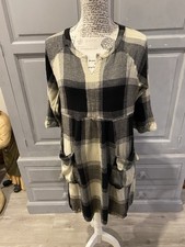 Ladies the masai - the, clothing