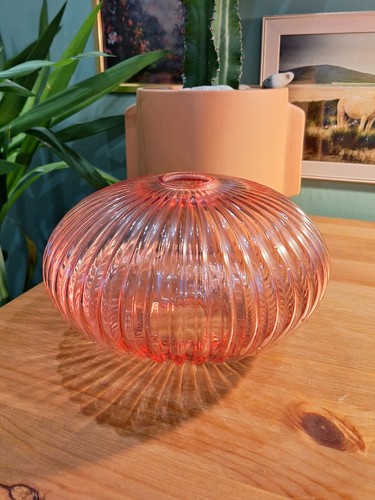 Pink ribbed oval circular - oval,