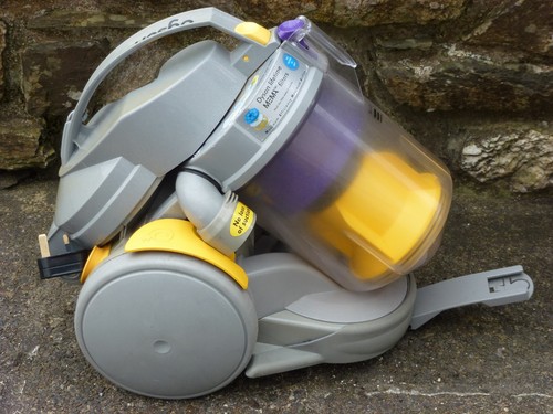 Dyson dc05 cylinder vacuum - dyson,