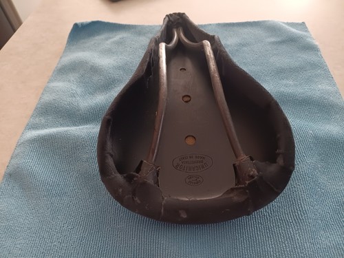 Stamped suede mongoose seat - stamped,