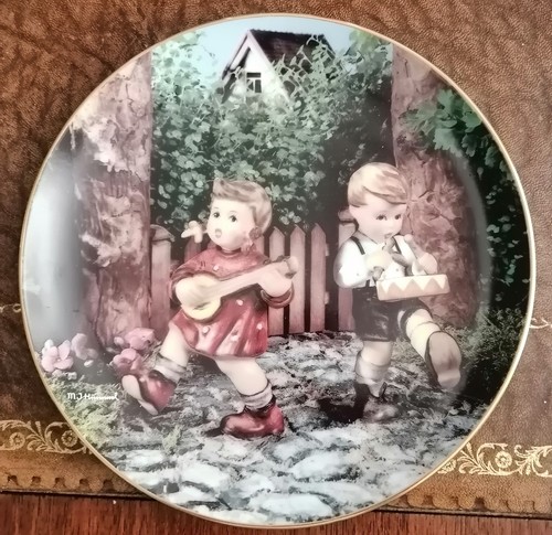 Hummel collectable plate - hummel,