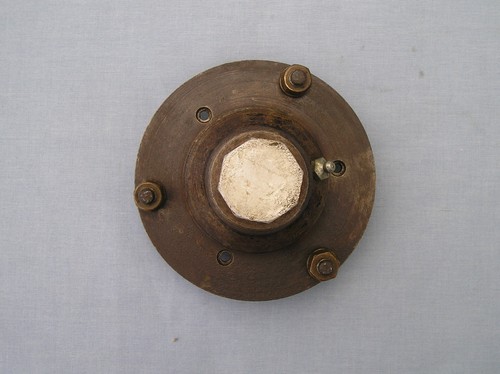 Austin seven front hub - 7,