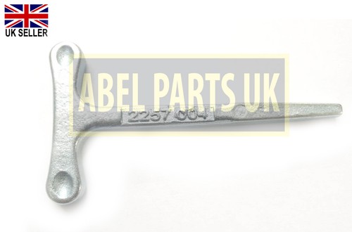 Carriage key for jcb loadall - key,