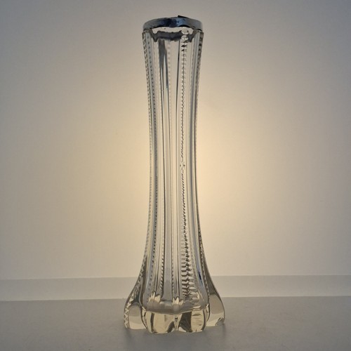 Edwardian cut glass bud - cut,