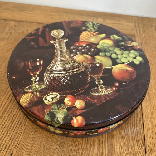 Vintage round confectionery - round,