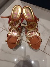 ZANDRA RHODES by STRUTT