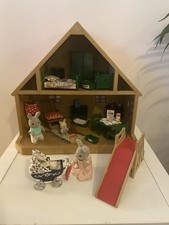 SYLVANIAN FAMILIES VINTAGE RED ROOF HOUSE /FULLY FURNISHED/ RABBIT FAMILY x4 £40