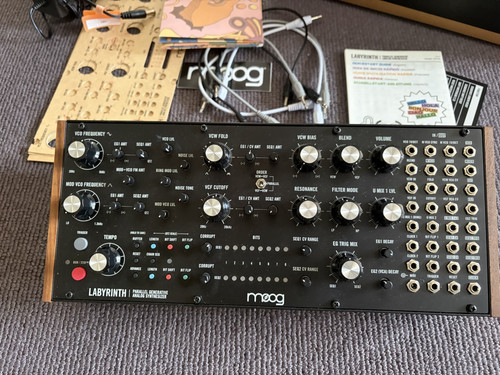 Moog labyrinth generative - moog,
