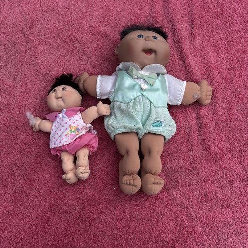Cabbage patch dolls with - 2x,