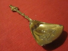 Vintage Gold Tone Welsh Lady