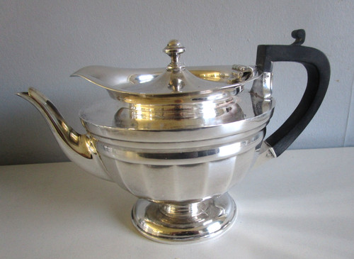 Quality silver plated teapot - silver,