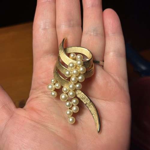 Vtg crown trifari - crown, pin