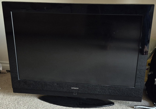 Hitachi 32in lcd flat screen - hitachi,