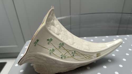 Vintage shamrock leaf - shamrock,