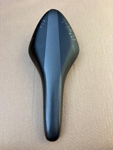 Fizik arione road - r7,