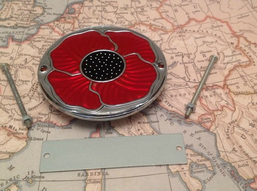 Red enamelled poppy grille - red,
