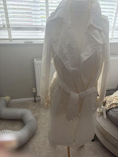 Burberry beige trench - beige,