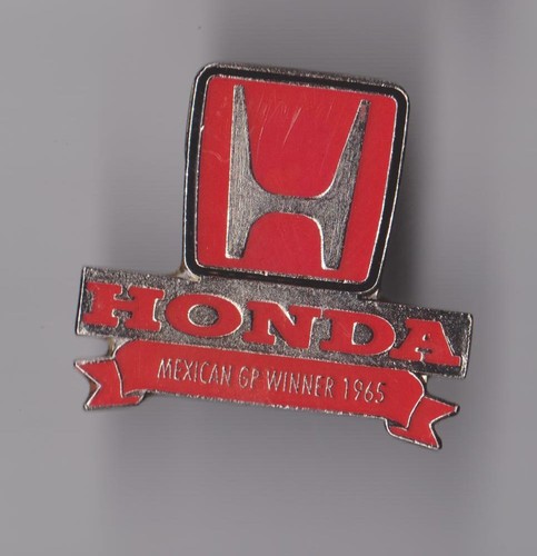 1990s car logo pin badge - logo,