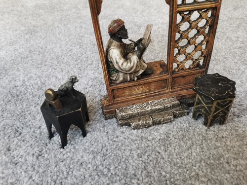 Stunning bronze arabian man - bronze,