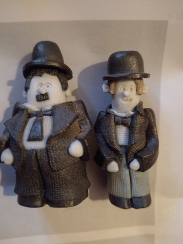 Quirky minature laurel - minature,