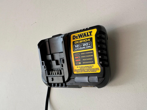 Dewalt dcb 1104 charger wall - dewalt,