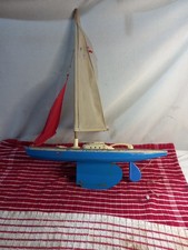 Vintage Pond Yacht