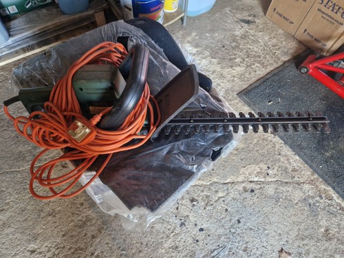Black and decker gt220 hedge - black,