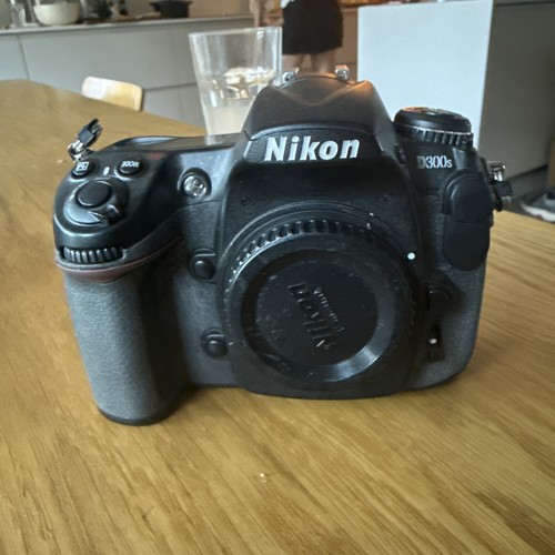 Nikon d300s dslr camera - nikon,
