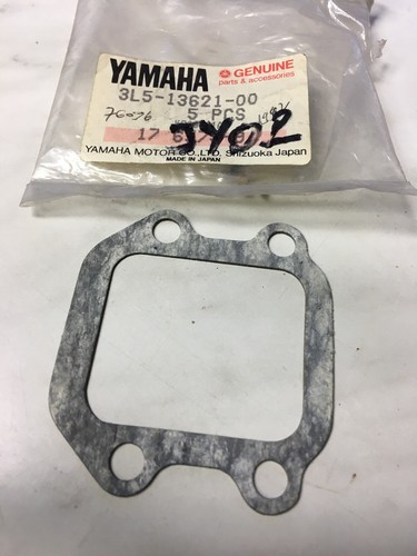 Yamaha 3l5 13621 - valve, seat