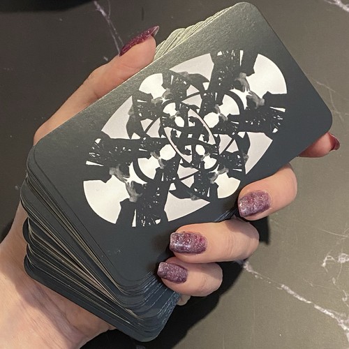 Tarot cards ruthie - -,