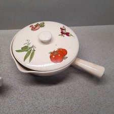 Norsk Egersund - Ceramic Pouring Dish With Handle And Lid. Norway.