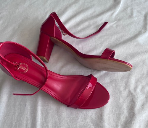 Red strappy shoes - shoes, size