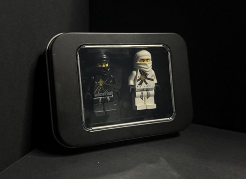 Pocket figure display case - figure,