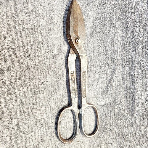 Vintage tin snips drop - snips.,