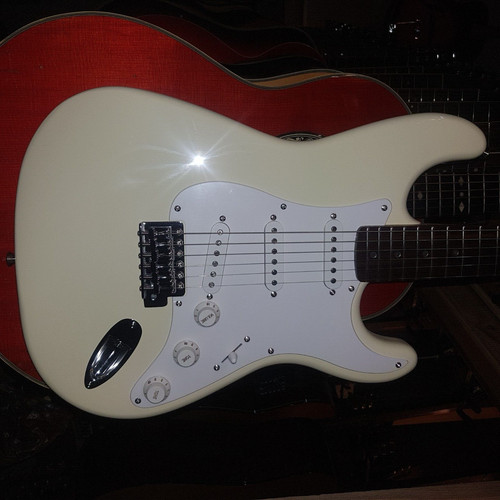 Squier fender strat oldie - -,