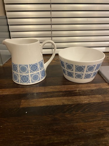 Vintage 1970s royal tuscan - ,