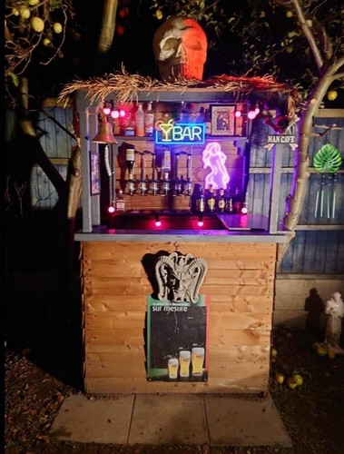 Garden bar man - cave, wooden