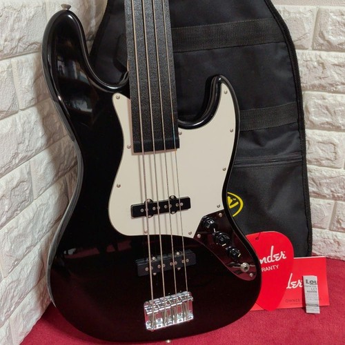 Squier fender affinity jazz - by,