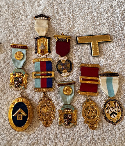 Medals jewels ribbon badges - ,